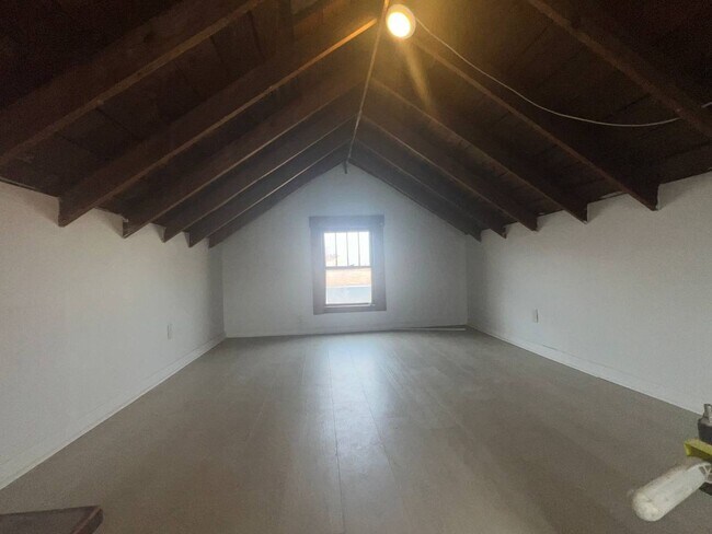 Foto del edificio - 1055 W 12th St
