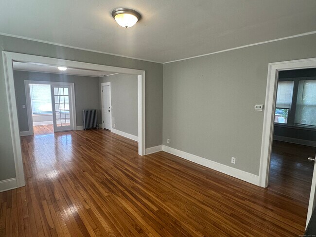 Foto del edificio - 240 Linwood St