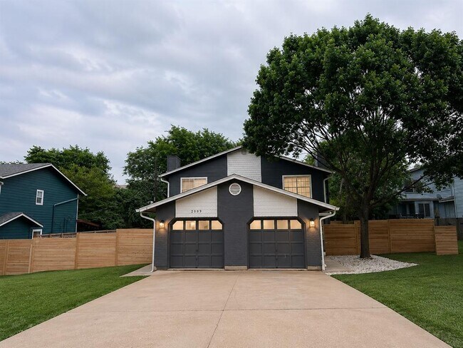 Building Photo - 2009 Kirksey Dr