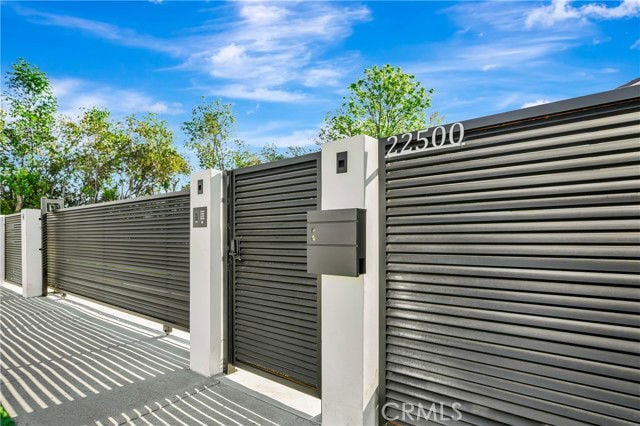 Building Photo - 22500 Baltar St