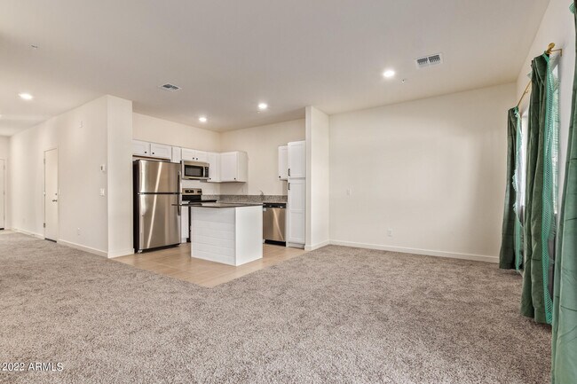 Foto del edificio - 2256 W Laurie Ln