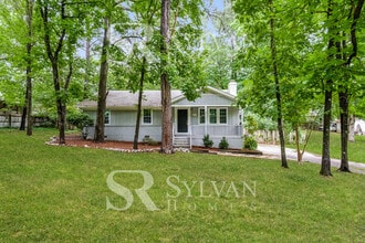 Building Photo - 214 Lynnwood Estates Dr