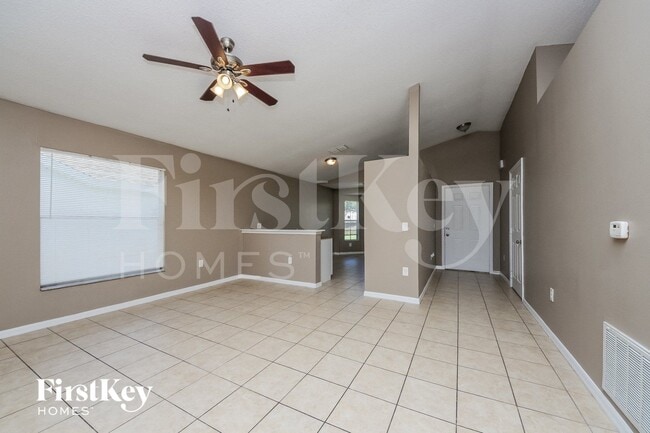 Foto del edificio - 7560 Groveoak Dr