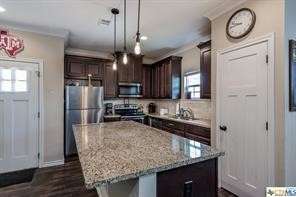 Building Photo - 1118 Oney Hervey Dr