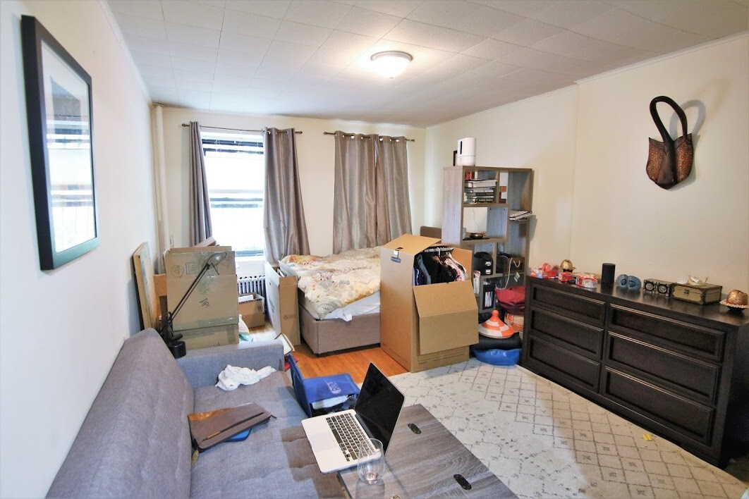 Primary Photo - 120 W 75th St