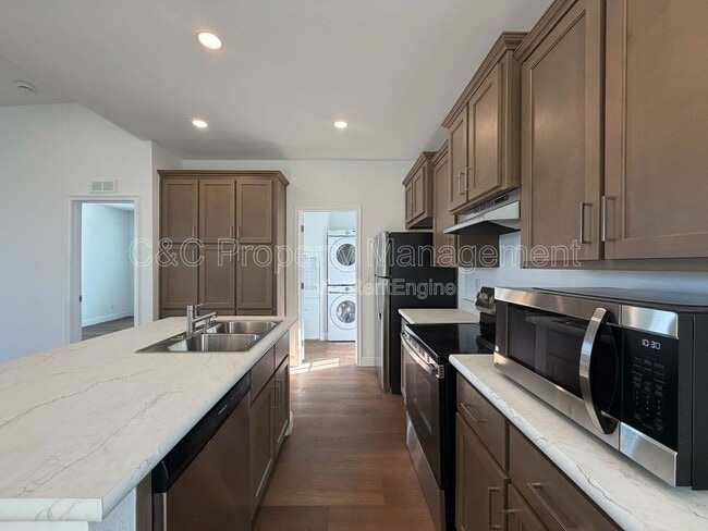 Foto del edificio - 759 W Chase Ave