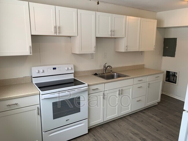 Building Photo - 952 Mayfield Pl