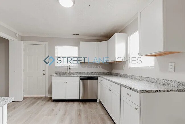 Building Photo - 3235 N Euclid Ave