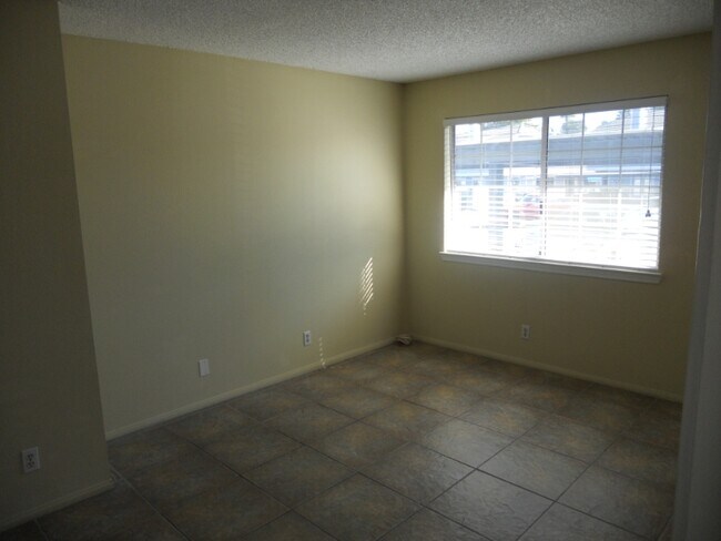 Building Photo - 5429 Centurion Ct