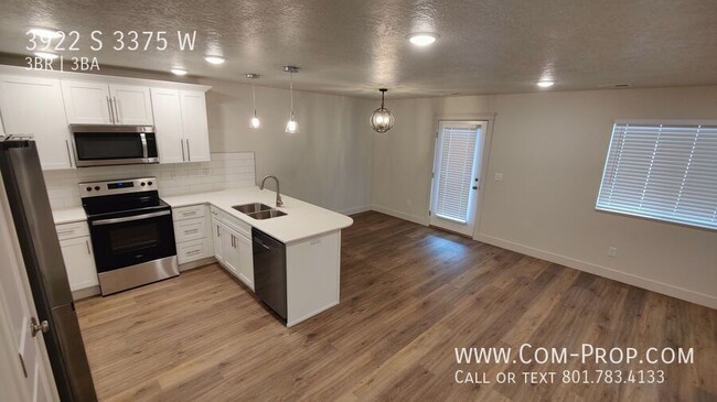 Foto del edificio - 3 Bed 2 Bath Condo In West Haven For Rent!