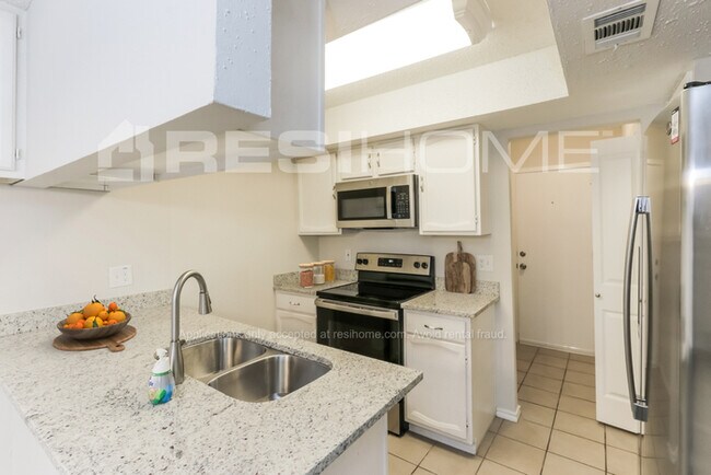 Building Photo - 2947 Canis Cir