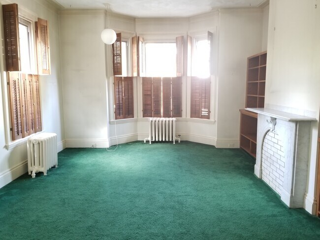 Foto del edificio - 39 Linden Pl