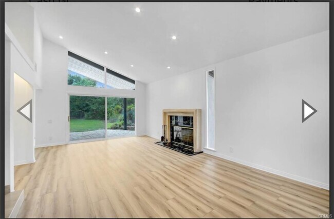 Building Photo - 4359 Park Alisal