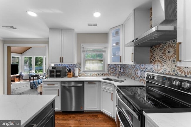 Building Photo - 7020 Venus Ct