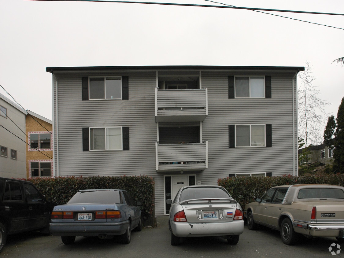 Primary Photo - 10531 Stone Ave N