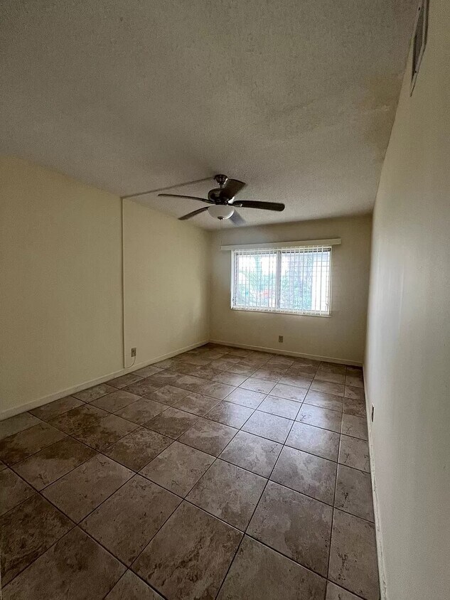 Foto del edificio - 2501 NE 11th St