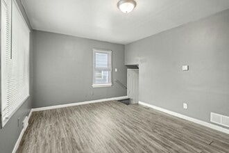 Building Photo - 1304 E 18th Ave
