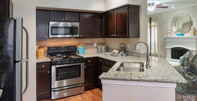 Building Photo - 3 bedroom in The Woodlands TX 77381