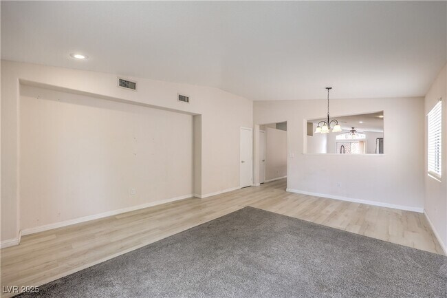 Foto del edificio - 8136 Shady Glen Ave