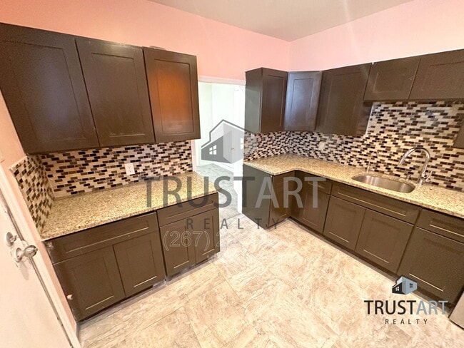 Photo - 805 Lindley Ave House