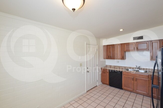 Foto del edificio - 6753 E Nelson Dr