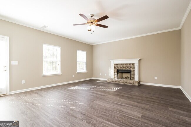 Foto del edificio - 646 Fieldcrest Dr