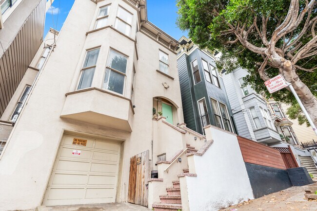 Building Photo - 573 Fell St