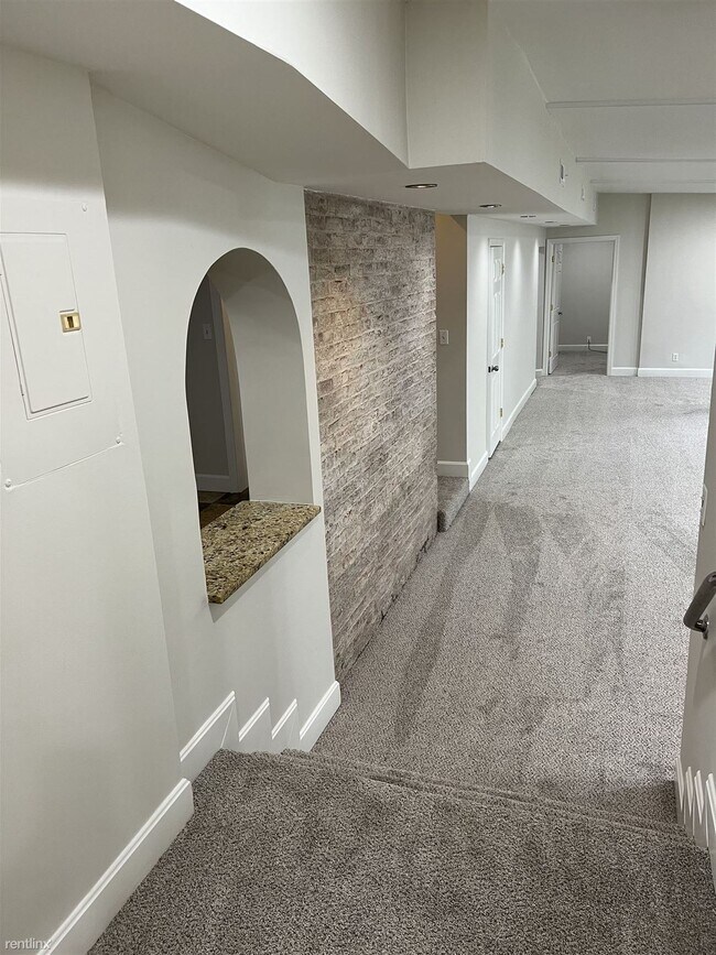 Building Photo - 3 br, 2 bath Duplex - 6581 Gracely Dr