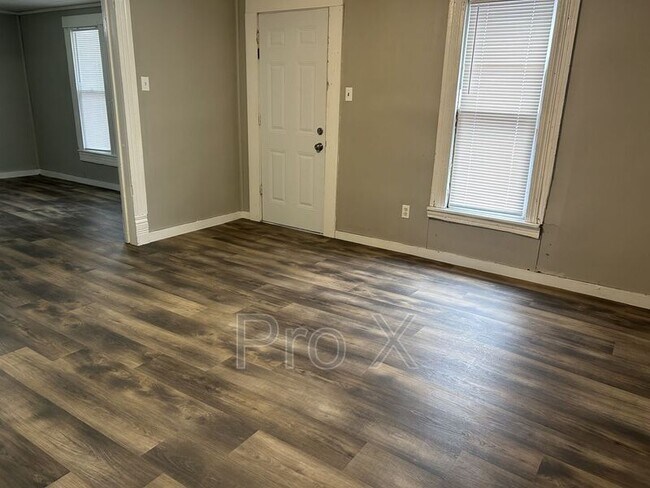 Foto del edificio - 1401 N Grand St