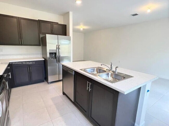Foto del edificio - 24462 SW 119th Pl