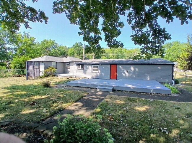 Building Photo - 267 Claremont Rd