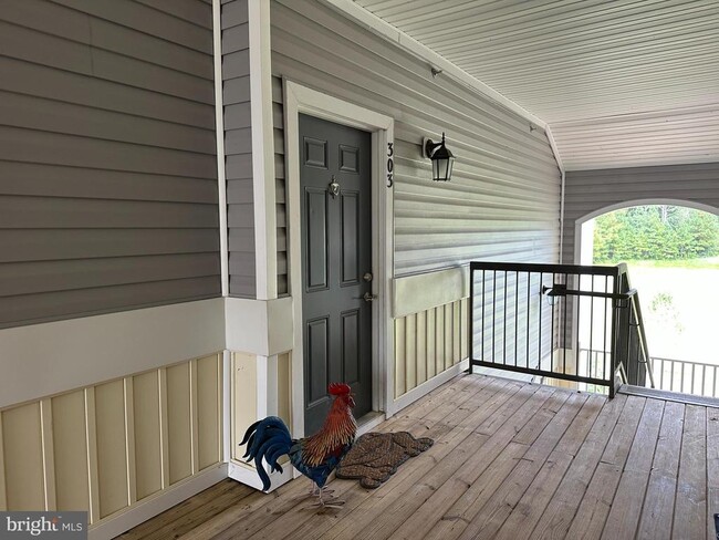Building Photo - 6163 Willow Pl