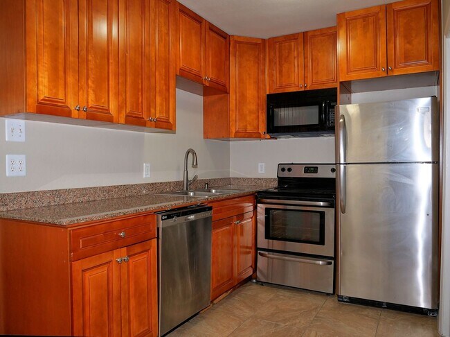 Building Photo - Charming 2bd 1bth home available now!