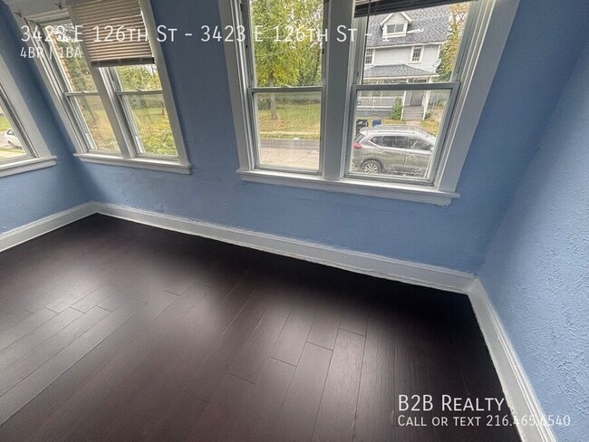 Foto del edificio - 3423 E 126th St