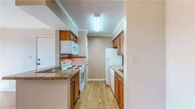 Foto del edificio - 904 University Oaks Blvd
