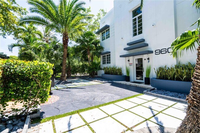 Foto del edificio - 960 Jefferson Ave