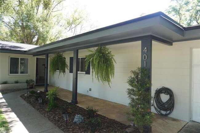 Building Photo - 401 Palm Springs Dr