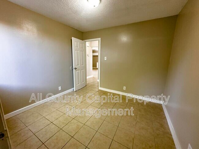 Foto del edificio - 10211 Brownie Dr