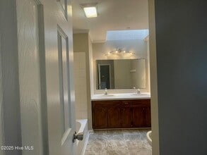 Building Photo - 1109 Grovemont Dr