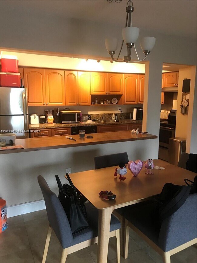 Foto del edificio - 7907 SW 104th St