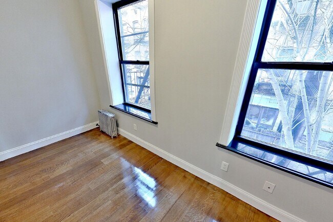 Foto del edificio - 434 W 52nd St