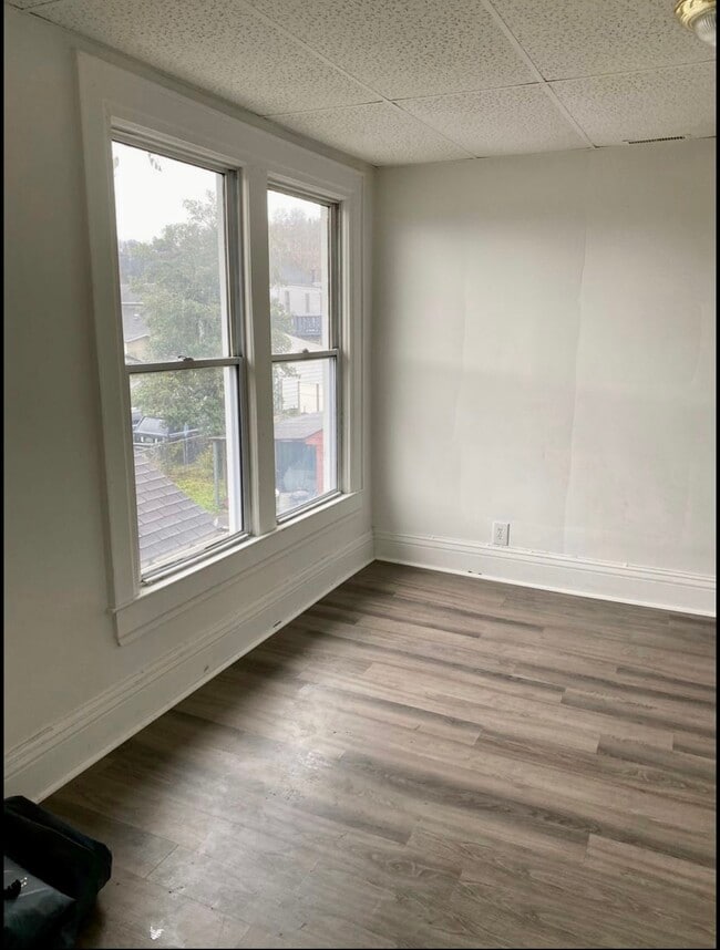 321-berkeley-st-unit-b-charleston-wv-25302-room-for-rent-in