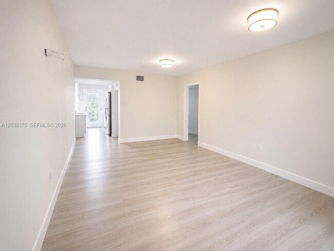 Foto del edificio - 3530 SW 9th Terrace