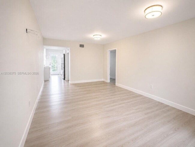 Building Photo - 3530 SW 9th Terrace