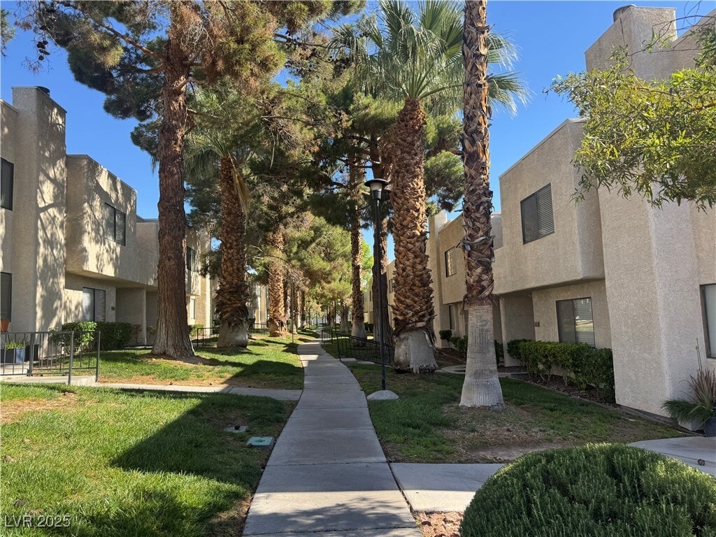 Foto principal - 2647 Jacyra Ave