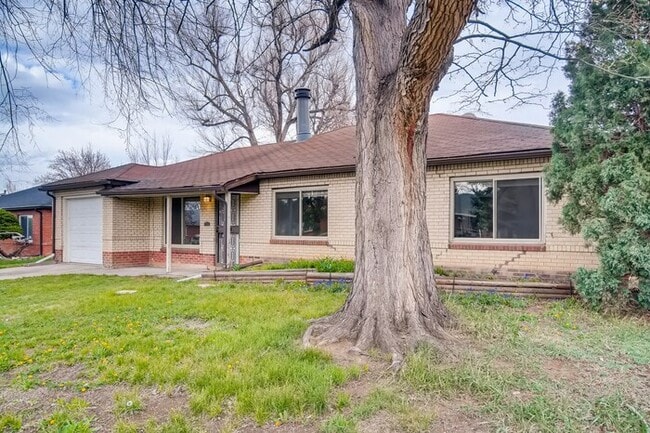 Photo - 1054 N Revere St House