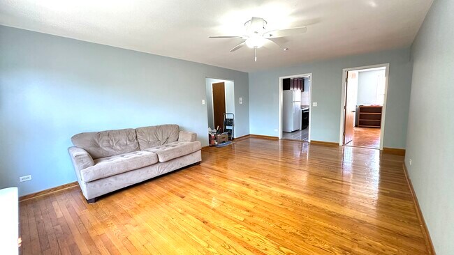 Foto del edificio - 6145 N Seeley Ave