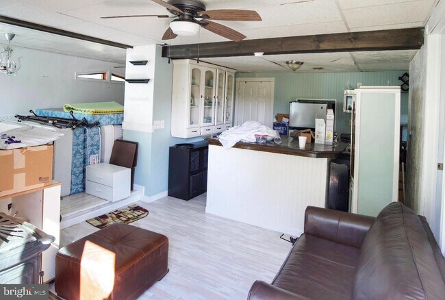 Building Photo - 225 Wanamaker Ave