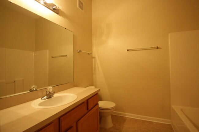 Building Photo - 7920 Merrill Rd #1502
