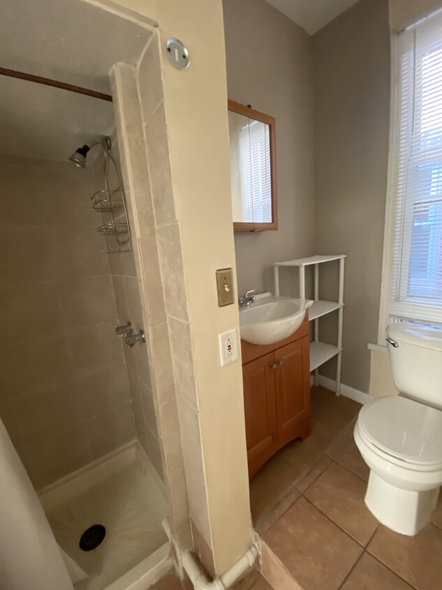 Primary Photo - 1755 W 17th St